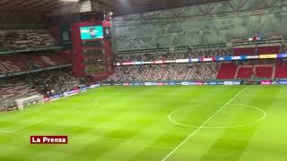 Llegada de la selección de Honduras al Estadio Nemesio Díez