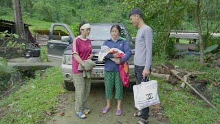 Ly Thi Binh, a Strong Woman - Returning Home after 4 Days of Giving Birth at the Hospital