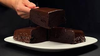 Moist chocolate cake! No baking and no eggs! Incredibly delicious dessert!