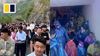 Chinese tourists stranded on mountain during Golden Week holiday