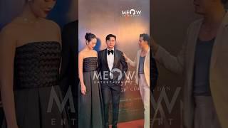 Quốc Trường - Diệp Bảo Ngọc vui vẻ khi được Thanh Thức hướng dẫn chụp hình tại sự kiện