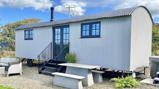 Beautiful White Pencuke Farm Shepherds Hut with Luxurious Bathroom