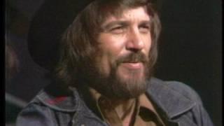 Waylon Jennings . Waymore Blues solo acoustic