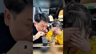 Папа схитрил ради дочки ️