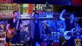 'Cagey Strings' live aus dem Rattlesnake Saloon