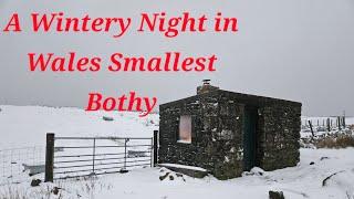 Wales Smallest Bothy Waking Up To Snow ️