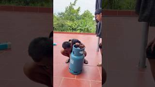 Mất Con Ô Tô Tí Hon 100 Triệu Và Nhờ Anh Hàng Xóm Tìm #shortvideo