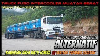 SITUASI BATU JOMBA HARI INI !! SUDAH MULAI LONGSOR LAGI, FUSO INTERCOOLER MEMASUKI JL ALTERNATIF