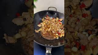 农家一碗香，每个湖南孩子都会做的吧#湖南 #农家一碗香 #农家小炒肉#下饭菜