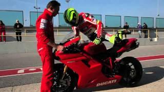 Valentino Rossi in sella alla DUCATI 1198 SP 2011