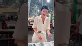 绝美飘花山水马牌好看吗？#翡翠 #翡翠臺 #翡翠挂件 #珠宝 #珠宝翡翠 #珠宝玉石 #翡翠镶嵌