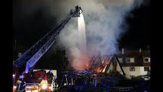 Ochsenhausen-Mittelbuch | Wohnhaus steht in Flammen – Nachbarn wollen mit Gartenschlauch löschen