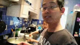 Chicken Noodle Soup(鸡汤面)- Kent and Horace Funny Kitchen