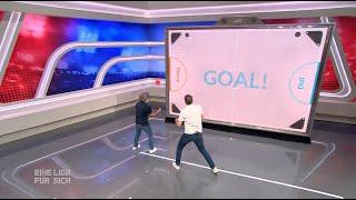 Pierre Littbarski und Didi Hamann spielen MultiBall Air Hockey