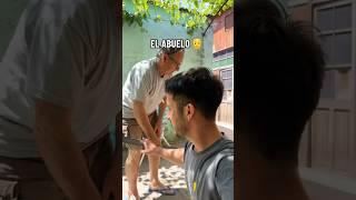 El abuelo, con 77 años, sigue firme con las ganas de laburar. Conocías esta máquina?
