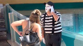 Give it up for Tom the Famous SeaWorld Mime