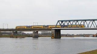 VIRM-IV steekt de IJsselbrug bij Deventer over! [HD]