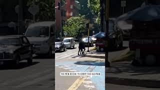 Cars Stopped… What These Drivers Did for an Elderly Man Will Restore Your Faith in Humanity ?