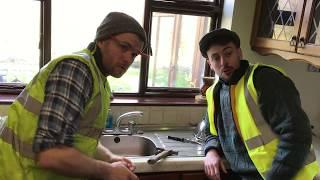 Tradesmen who don't turn up - The 2 Johnnies (sketch)