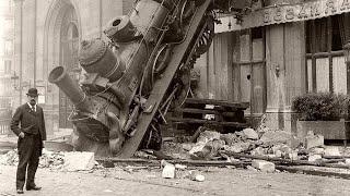 Rare Historical Photos - The Train That Fell from a Building