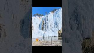 거대한 빙산이 있는 겨울 여행지의 끝판왕!  이곳은 어디일까요? Huge iceberg in Korea 궁금하시면 화면 두번 터치^^