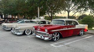 Show de autos clásicos. Los carros más caros y codiciados de los años 1950.