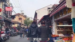 18  实拍上海市中心老城区，狭窄的街道挤满了人，有种回到上世纪感觉