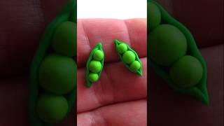 DIY Peas in a pod 🫛 cute clay peas tutorial how to make clay miniatures #shorts #youtubeshorts #diy