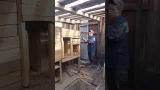 Демонтаж снос старого сарая #нужныелюди #демонтаж #ремонт #сносдомов #весна #снос #shorts