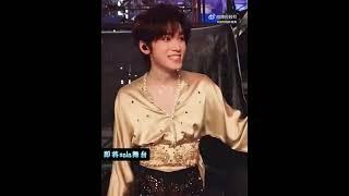 [TNT时代少年团]轩哥风采夺目！宋亚轩舞台魅力无限，时代少年团闪耀时代峰峻——热点必看 #songyaxuan #宋亚轩 #时代少年团宋亚轩