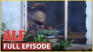 "Lookin' Through The Window" | ALF | FULL Episode: S1 Ep21