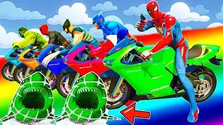الأبطال الخارقين على القضبان دوامة قمع جسر ️️ RAINBOW SPIDER MAN! on Motorcycle in Spiral Brid