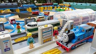 Plarail ThomasMotor Tomica & Automatic Departure Station and Elevated Tunnel Course