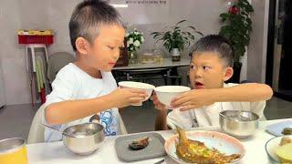 On Monday  Baoma asked Fengfeng to send her son to school. Baoma cooked abalone for the first time