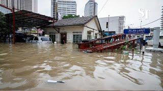 Malaysia: KL hit by severe flash floods, landslide