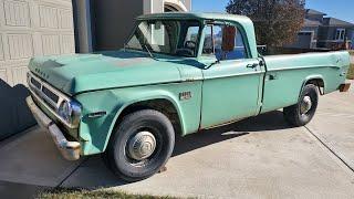 1970 Dodge D200 Farm Truck