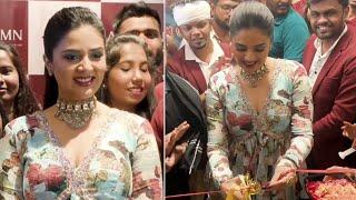 Anchor Sreemukhi Inaugurates Autumn Salon @ SR Nagar | Manastars