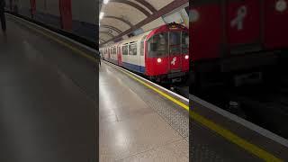 London’s underground tube train #tubetrain #London #undergroundtrain #travelling #travelshorts