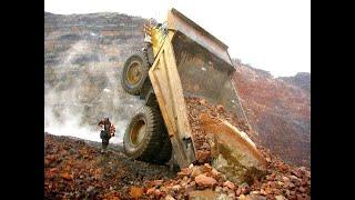 Extreme Earthmoving Fails Compilation! Heavy Equipment Fails | Idiot Construction Operators |