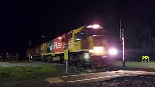 DXC 5212 & DXC 5385 on Train 829F at Jones Road (A) Level Crossing Rolleston