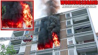 [MASSIVER WOHNUNGSBRAND!] - Flammen aus Fenstern & enorme Rauchentwicklung ~ Feuerwehr Düsseldorf -