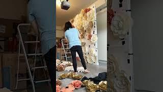 DIY paper flower wall- Fall edition  #paperflowertutorial #paperflowerwall #diypaperflower