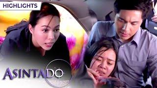 Ana and Gael help a pregnant woman | Asintado