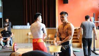 Chinese weightlifting video by Snakepham