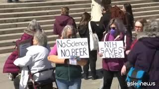 Manifestazione "Stand Up For Science" a Washington contro Trump