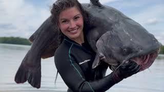 First Catfish Noodling Trip of the Year! HUGE Bluecats & Broken Fingers