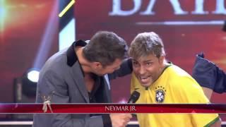 Showmatch 2014 - ¡IMPERDIBLE IMITACIÓN! Neymar llegó a Showmatch después de su lesión