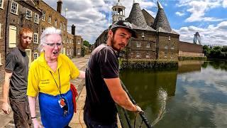 It starts very badly: Magnet fishing in London!