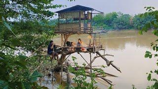 BERMALAM DI RUMAH POHON BERSAMA ANAK DAN ISTRI