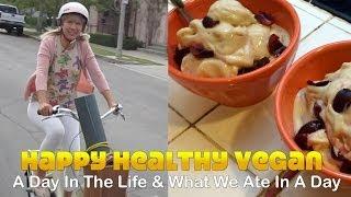 A Day In The Life  & What We Eat In A Day